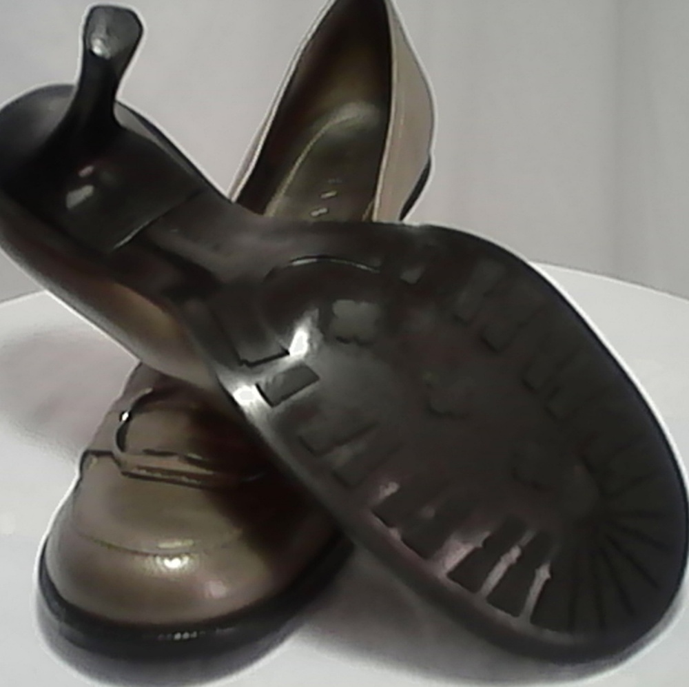 Shoes - Picture 2 of 4